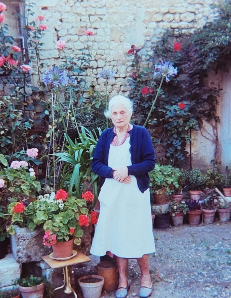 Photo de ma grand-mère, source d'inspiration. Elle m'a donné l'envie de m'engager à aider les personnes âgées et de créer un service dédié à leur accompagnement