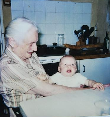 Photo de ma grand-mère, source d'inspiration. Elle m'a donné l'envie de m'engager à aider les personnes âgées et de créer un service dédié à leur accompagnement